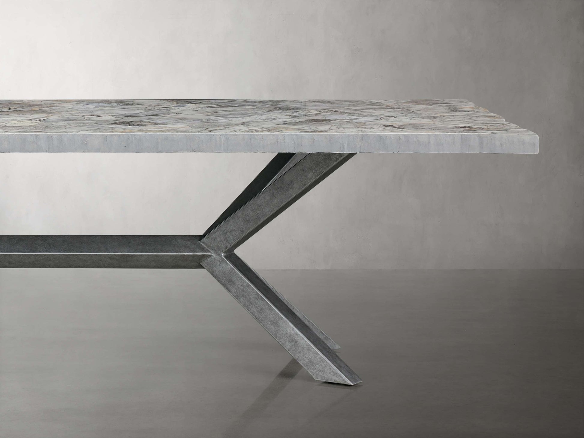 Table à manger Petra en pyrite Argento